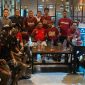 Member The Preman foto bersama usai nobar di D'King Cafe