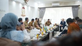 Wali Kota Makassar, Sulawesi selatan, Munafri Arifuddin alias Appi menerima kunjungan kehormatan Duta Besar Swiss untuk Indonesia, H.E. Olivier Zehnder, di Rumah Jabatan (Rujab) Wali Kota Makassar, Selasa, 6 Mei 2025.
