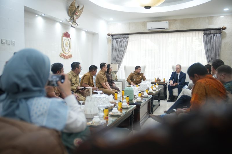 Wali Kota Makassar, Sulawesi selatan, Munafri Arifuddin alias Appi menerima kunjungan kehormatan Duta Besar Swiss untuk Indonesia, H.E. Olivier Zehnder, di Rumah Jabatan (Rujab) Wali Kota Makassar, Selasa, 6 Mei 2025.
