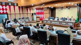 Suasana RDP Komisi II DPRD Parepare terkait keberangkatan 27 Kepsek studi tiru di Madiun, Jawa timur yang menuai sorotan