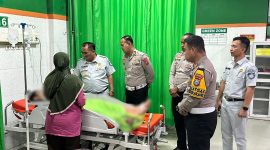 Petugas Jasa Raharja wilayah Jawa Timur mengunjungi langsung korban kecelakaan di salah satu Rumah sakit yang ditunjuk untuk melakukan pendataan pemberian santunan