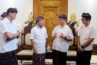 Jasa Raharja dan Pemerintah Provinsi Bali, Plt. Direktur Utama Jasa Raharja, Rubi Handojo, bersama Direktur Keuangan Bayu Rafisukmawan