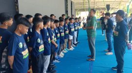 Ketua Askot PSSI Parepare, Arbi Agus resmi melepas keberangkatan tim Soeratin U-13 Kota Parepare, Sulawesi Selatan (Sulsel) untuk berkompetisi di Piala Soeratin U-13 Zona Sulsel 2025 di Kota Makassar