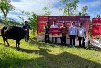 Telkomsel kembali menyalurkan hewan kurban ke seluruh Indonesia melalui inisiatif Corporate Social Responsibility (CSR) 'Sambungkan Senyuman’.