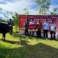 Telkomsel kembali menyalurkan hewan kurban ke seluruh Indonesia melalui inisiatif Corporate Social Responsibility (CSR) 'Sambungkan Senyuman’.