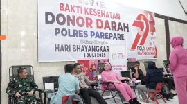 Suasana kegiatan Bakti Kesehatan Polres Parepare dalam rangka menyambut HUT Bhayangkara ke-79