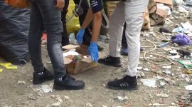 Polisi melakukan olah TKP atas penemuan jasad bayi di TPA Parepare