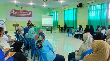 Antusias peserta mengikuti pelatihan penguatan konselor kepada puluhan guru BK se-kota Parepare, di Aula lantai 3 kampus Akademi Perawat (AKPER) Fatima kota Parepare