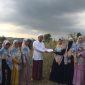 KP Asmaul Husna kota Parepare, menyerahkan donasi untuk membantu biaya pembebasan lahan akses Ponpes  Hilyatul Irsyad 