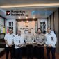 Branch Manager PT Pelindo IV Multi Terminal Branch Parepare, Sulawesi selatan, foto bersama dengan kapolres Parepare dalam rangka kunjungan silaturahmi