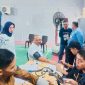 Kepala kantor Jasa Raharja cabang Parepare, Almaida Djumed memantau langsung kegiatan pemeriksaan kesehatan gratis yang dihadirkan PT Jasa Raharja Cabang Parepare di kantor KSOP Parepare, dalam rangka peringati Harhubnas 2025