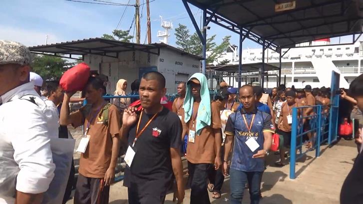 Deportasi 139 Pekerja Migran Indonesia dar Malaysia tiba di pelabuhan Nusantara Parepare