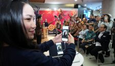 Uji Coba Biometric Telkomsel_3A & B: Penerapan liveness detection memastikan subjek yang hadir adalah individu yang benar-benar hidup, bukan foto, video, atau manipulasi digital (deepfake)