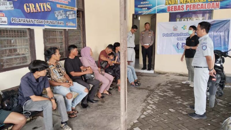 Jasa Raharja Cabang Parepare, Sulawesi selatan, menyelenggarakan kegiatan Pelatihan Pertolongan Pertama Gawat Darurat (PPGD) dan Mobil Unit Keselamatan Lalu Lintas (MUKL) di Kantor Bersama Samsat Barru, Sulawesi selatan. 