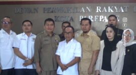 Foto bersama rombongan anggota DPRD Majene Sulbar dengan Anggota DPRD Parepare usai diterima