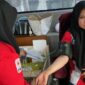 Seorang karyawan SPBU Soreang mendonorkan darahnya dalam kegiatan Donor darah yang digelar PT Pertamina dalam rangka HUT ke-68