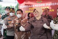 Kejari menggelar pemusnahan barang bukti yang telah berkekuatan hukum tetap tahun 2025