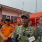 Pangdam XIV/Hasanuddin, Mayjen TNI Bangun Nawoko, saat memberikan ketarangan kepada awak media tentang penemuan korban pesawat jatuh ATR 42-500