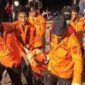 Tim TRC BPBD kota Parepare mengevakuasi jenazah yang ditemukan warga di pesisir pantai Mattirotasi 