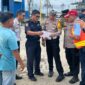 Kasat Lantas Polres Parepare, AKP Muhammad Arsyad, didampingi Aipda Haikal dan Brigpol Yuyustiadi, memimpin langsung giat operasi Pallawa 2026 di pelabuhan nusantara Parepare
