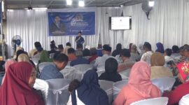Ketua DPC Partai Demokrat Parepare, Rahmat Sjamsualam sedang memberikan materi sosialisasi 4 pilar demokrasi