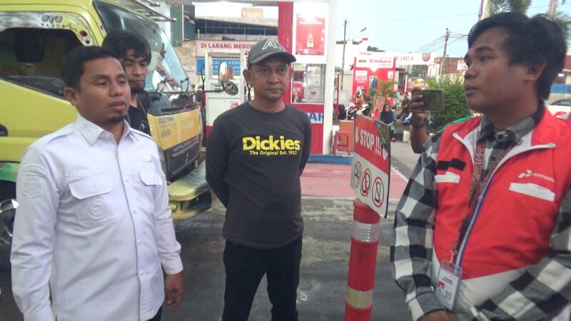 Wali kota Tasming Hamid saat memantau SPBU di Soreang