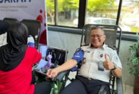 Staf Lapas kelas IIA Parepare saat mendonorkan darahnya dalam rangka memperingati hari Bakti Pemasyarakatan ke-62