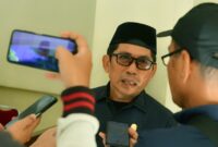 Anggota Komisi D DPRD Makassar, Muchlis Misbah, saat diwawancarai awak media usai mengikuti Rapat Paripurna di Balai Kota Makassar, Senin, 20 April 2026