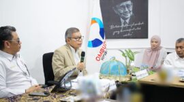 Anggota Komisi II sekaligus Badan Anggaran (Banggar) DPR RI, Taufan Pawe, saat memberikan penjelasan dalam rangka kunjungan kerja pengawasan di Kantor Ombudsman Sulsel, Senin, 27 April 2026.