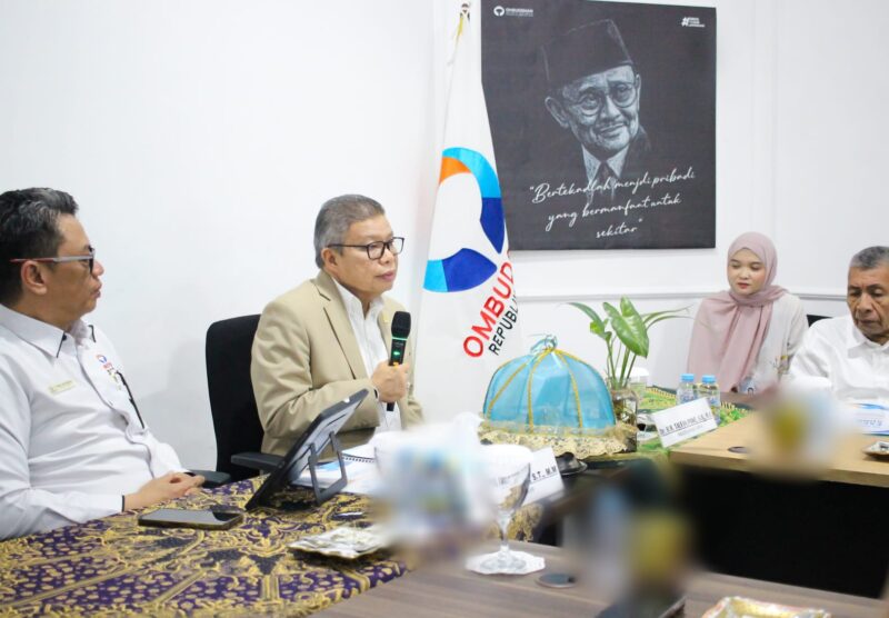 Anggota Komisi II sekaligus Badan Anggaran (Banggar) DPR RI, Taufan Pawe, saat memberikan penjelasan dalam rangka kunjungan kerja pengawasan di Kantor Ombudsman Sulsel, Senin, 27 April 2026.