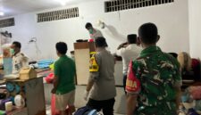 Aparat gabungan saat melakukan sidak di dalam kamar hunian lapas kelas IIA Parepare
