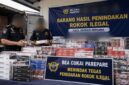 Foto hasil penelusuran Ai yang menggambarkan Bea Cukai Parepare berhasil menyita puluhan dos rokok ilegal hasil operasi bersama di wilayah Sulbar