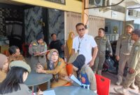 Petugas Satpol-PP mendata ASN ditemukan nongkrong di warkop saat jam kerja