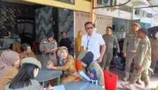 Petugas Satpol-PP mendata ASN ditemukan nongkrong di warkop saat jam kerja