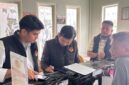 Petugas Imigrasi kelas II TPI Parepare sedang melakukan pendataan WNA yang ada di Sidrap