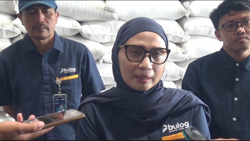 Pincab Bulog Parepare, Rahmi Mangerang saat diwawancarai awak media