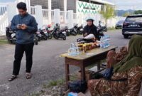 Suasana salah satu PKL yang ada di luar kawasan stadion merasakan dampak tidak adanya penonton