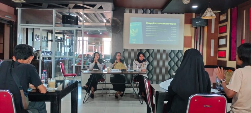 Suasana Sosialisasi layanan pembuatan paspor lewat layanan percepatan dan lalyanan prioritas