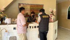 Petugas Imigrasi kelas II TPI Parepare melakukan pendataan di sejumlah tempat penginapan di kota Parepare dallam rangka kegiatan Pengawasan Keimigrasian terkait keberadaan Warga Negara Asing (WNA) 