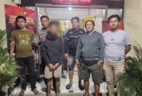 Wajah terduga pelaku disamarkan saat dimankan aparat Polsek Ujung Polres Parepare
