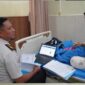 Petugas Imigrasi kelas II TPI Parepare sedang melakukan pendataan terhadap pemohon yang sedang dirawat di RS dalam rangka peningkatan pelayanan