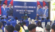 Ketua DPW PAN Sulsel Ashabul Kahfi saat memberikan sambutan dalam pembukaan Muscab DPW PAN IV dan Pengukuhan pengurus DPC PAN di kebun raya Jompie Parepare