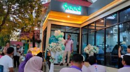 Menejer PLN UP3 Parepare, Muhammad Akbar, memberikan sambutan dalam rangka grand opening Seed Coffee Indonesia 