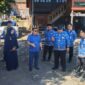 Suasana saat anggota komisi XII DPR RI Andi Muzakkir Aqil memantau proyek perbaikan jalan Ambo Matti