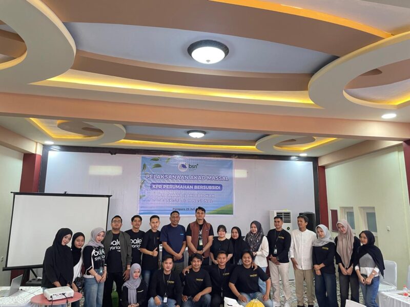 PT. Cahaya Ilahi Barokah bersama Bank Syariah Nasional (BSN) melaksanakan akad massal bagi puluhan user perumahan D'Naila Parepare, Sulawesi selatan dan Perumahan Graha D'Naila Lamajakka