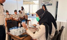 Pegawai Lapas Parepare Jalani Tes Urine Dukung 15 Program Aksi Menteri IMIPAS