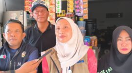 Pimpinan Cabang Bulog Parepare saat diwawancarai usai melakukan Sidak di pasar