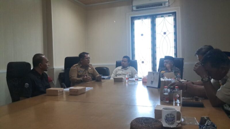 Suasana RDP komisi III DPRD Parepare yang membahas proyek pemasangan tiang milik perusahaan jasa layanan internet Myrepublic Indonesia tanpa izin pemkot
