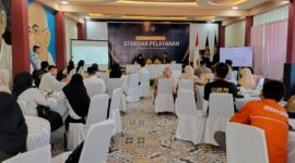 Perwakilan Ombudsman RI saat memberikan pemaparan dalam kegiatan peninjauan ulang standar pelayanan di kantor Imigrasi Parepare