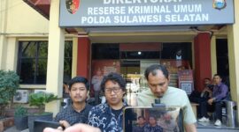 Tim Lembaga Bantuan Hukum (LBH) Makassar, Sulawesi selatan, merupakan bagian dari Koalisi Advokasi Jurnalis (KAJ) Sulawesi Selatan mendatangi Kantor Ditreskrimum Polda Sulsel mempertanyakan perkembangan kasus dugaan kekerasan jurnalis LKBN ANTARA M Darwin Fatir